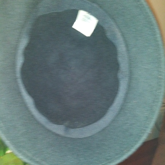 Hat - Picture 3 of 3